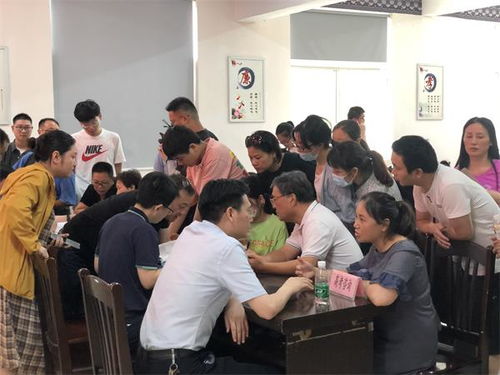 服務(wù)群眾“零距離” 市教育局機(jī)關(guān)一支部與市教育考試院黨支部聯(lián)合開展教育咨詢服務(wù)活動(dòng)